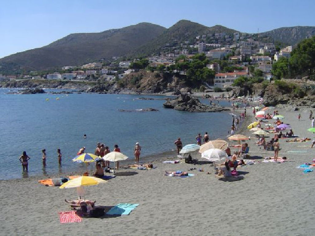 Llançà - La puerta de entrada a la Costa Brava en España