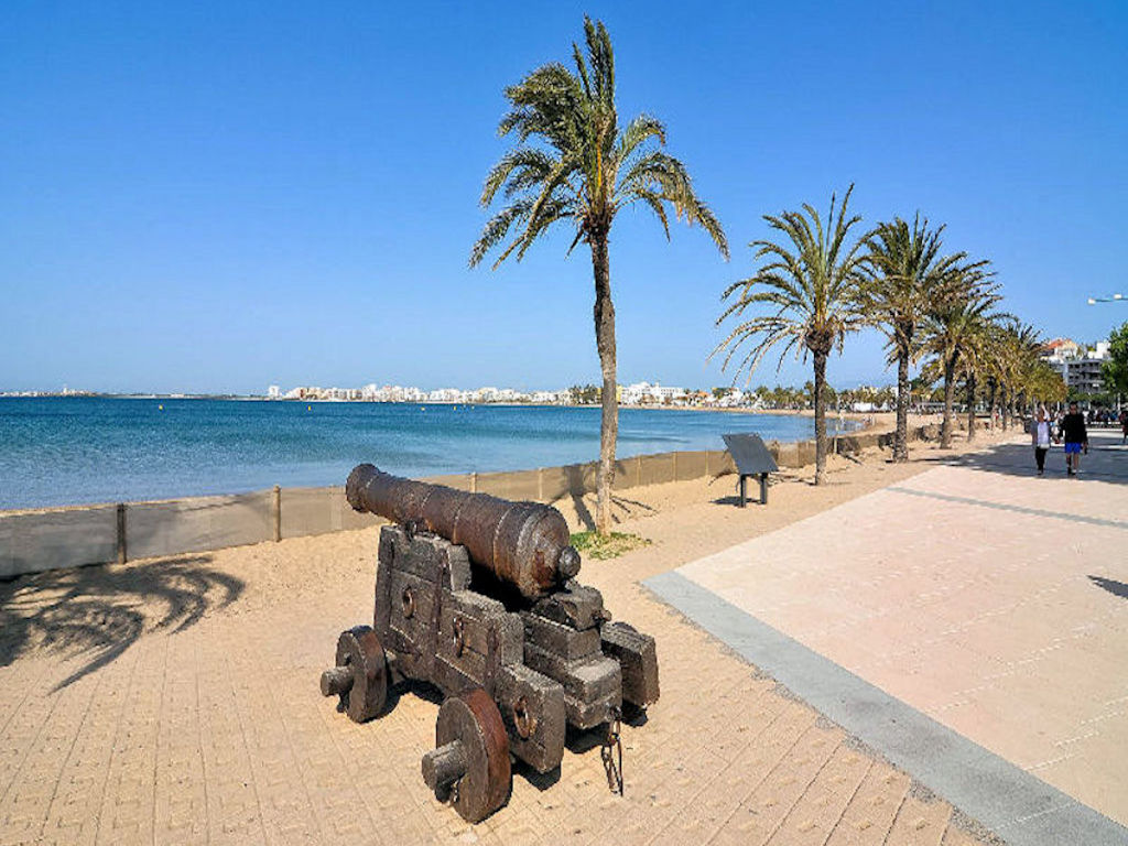 Roses an der Costa Brava, Urlaub am Mittelmeer Roses an der Costa Brava, Urlaub am Mittelmeer