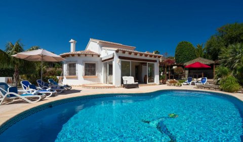 JV 603 Villa para 6 personas con una piscina privada en Javea en la Costa Blanca