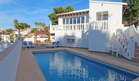 MO 421 Moderne Ferienvilla für 4 Personen mit einem privaten Pool in Moraira an der Costa Blanca