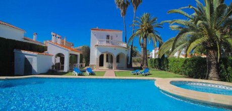 DE 623 Moderne Ferienvilla für 6 Personen mit einem privaten Pool in Dénia an der Costa Blanca