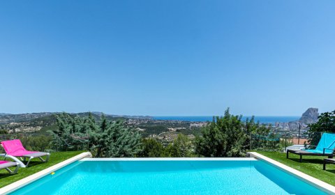 CL 812 Exclusive holiday villa for 8 persons with a private pool and sea views near Calpe on the Costa Blanca