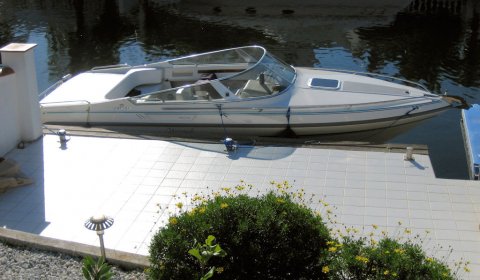 AM 410 Ferienhaus für 4 Personen in Empuriabrava an der Costa Brava, mit einem privaten Pool und Bootsanleger