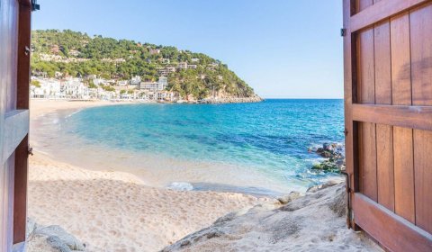 PA 241 Exklusives Ferienhaus für 8/10 Personen direkt am Strand von Llafranc an der Costa Brava