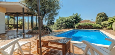 BL 921 Exclusive holiday home for 10 persons with private pool and sea views in Blanes on the Costa Brava in Spain