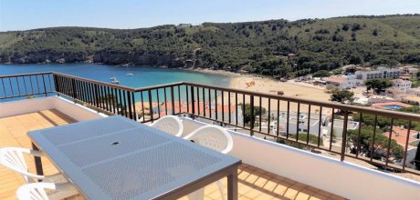 EC 114/9 Appartement pour 7 personnes avec vue fantastique sur la mer à l`Escala Costa Brava.