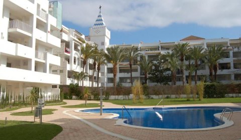 RS 125/2 Apartamento para 4 personas con piscina en el puerto deportivo de Santa Margarita en Rosas en la Costa Brava