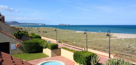 PP 152/4 Moderne Ferienwohnung für 8 Personen mit Schwimmbad und Meerblick am Playa de Pals an der Costa Brava