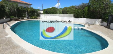 LA 136/4 Apartment for 4 persons with sea views and swimming pool in Llança on the Costa Brava