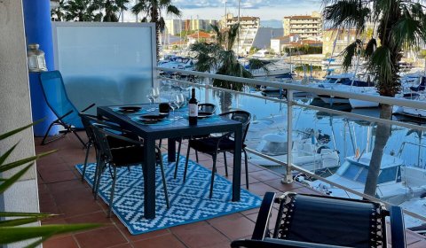 RS 116/2 Ferienwohnung für 2/4 Personen mit Swimmingpool in Roses Santa Margarita Costa Brava