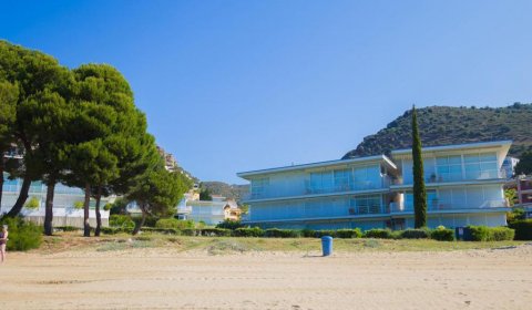 RS 122/3 Ferienwohnung für 4 Personen mit Schwimmbad am Strand von Rosas an der Costa Brava