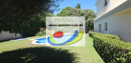 LA 145/2 Holiday apartment for 5 people with shared swimming pool near Llança on the Costa Brava