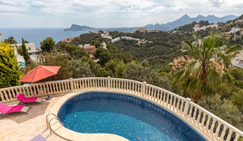 AL 620 Exclusive holiday villa for 6 persons with private pool and sea views near Altea on the Costa Blanca