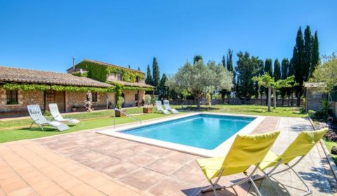 CA 810 Exklusive Finca für 8 Personen mit einem privaten Pool bei Albons in Katalonien in der Nähe der Costa Brava