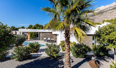 AL 630 Exclusive holiday villa for 6 persons with private pool at the Altea golf course on the Costa Blanca