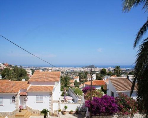 Exklusive Turmvilla in Dénia mit Pool 
