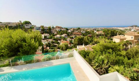 DE 924 Moderna casa de vacaciones para 10 personas con piscina privada y vistas al mar cerca de Dénia en la Costa Blanca en España