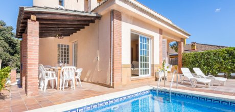 BL 807 Modern villa for 8 persons with a private pool in Blanes on the Costa Brava