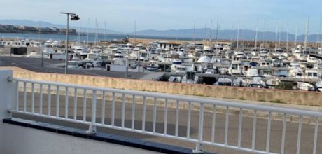 EC 146/4 Exklusive Ferienwohnung für 6 Personen mit Pool am Yachthafen von l`Escala an der Costa Brava