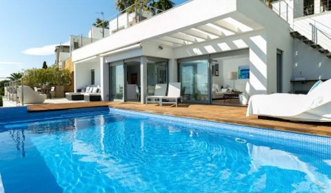 RS 819 Exklusive Ferienvilla für 8 Personen am Meer mit privatem Pool und Panoramablick in Rosas an der Costa Brava