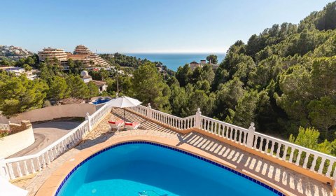 AL 614 Exclusive holiday villa for 6 persons with a private pool and sea views in Altea on the Costa Blanca