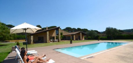 TU 925 Exclusiva finca vacacional para 10 personas con una piscina privada cerca de Tamariu en la Costa Brava