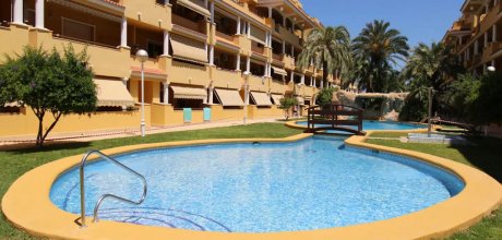 DE 120/2 Strandnahe Ferienwohnung für 4 Personen mit Gemeinschafts-Pool in Dénia an der Costa Blanca