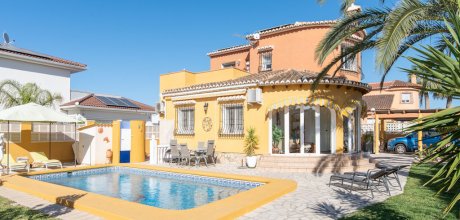 DE 401 Holiday home near the beach for 2 persons with private pool in Dénia on the Costa Blanca