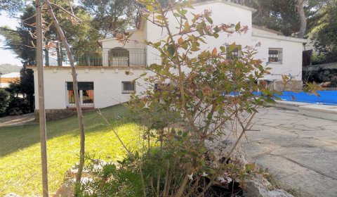 EC 808 Casa cerca de la playa para 8 personas con piscina privada en l`Escala en la Costa Brava en España