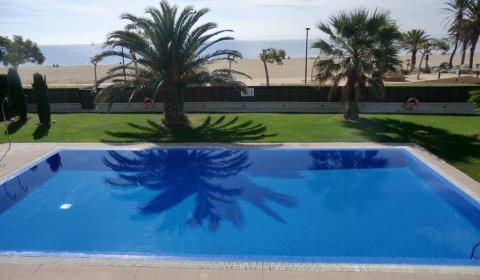 RS 128/2 Apartamento para 4 personas con vistas al mar y piscina en Rosas en la Costa Brava