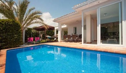 AL 808 Modern holiday villa for 8 persons with a private pool near Altea on the Costa Blanca