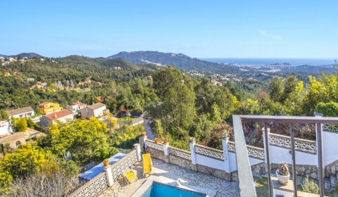 LL 616 Ferienvilla für 7 Personen mit einem privaten Pool und Meerblick bei Lloret de Mar an der Costa Brava