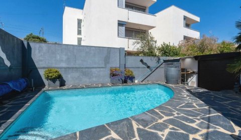 LA 149 Moderno apartamento para 6 personas con piscina privada en Llançà en la Costa Brava