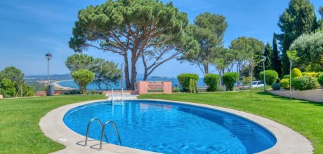 PP 131/4 Moderne Ferienwohnung für 6 Personen mit Schwimmbad in Sa Riera an der Costa Brava