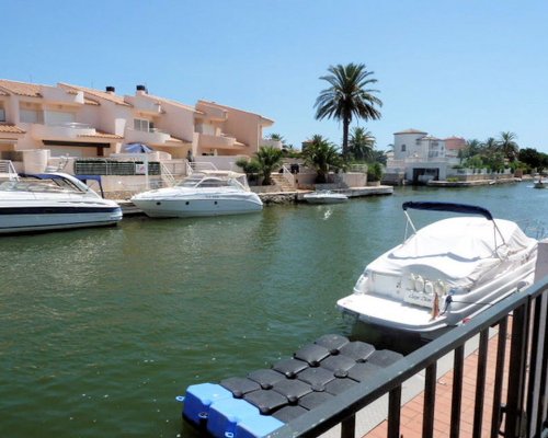 Empuriabrava Costa Brava Spanien Mediterranes Fischerhaus mit Bootsplatz mieten