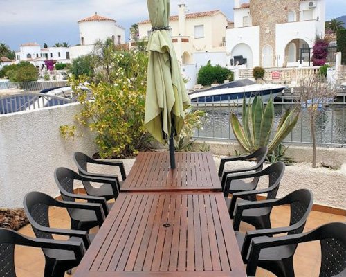 Empuriabrava Costa Brava Spanien Mediterranes Fischerhaus mit Bootsplatz mieten