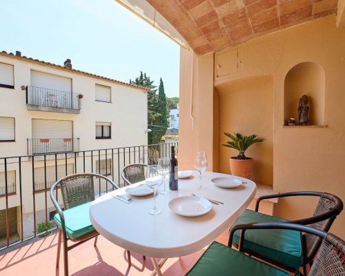 Llafranc Costa Brava nur wenige Schritte vom Strand modernes Appartement zu vermieten