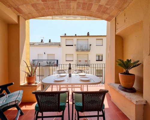 Llafranc Costa Brava nur wenige Schritte vom Strand modernes Appartement zu vermieten