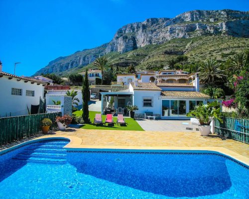Ferienvilla in Denia Costa Blanca mit privatem Pool und Meerblick für 8 Personen mieten