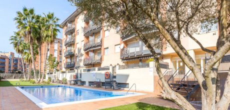 LL 111/4 Ferienwohnung für 4/6 Personen mit Schwimmbad in Lloret de Mar Fenals an der Costa Brava