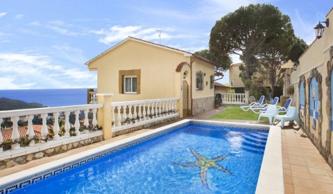 LL 619 Villa para 6 personas con piscina privada y vistas al mar cerca de Lloret de Mar Costa Brava