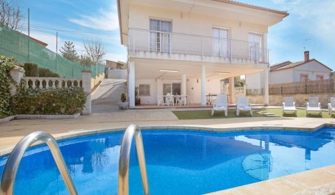 LL 912 Moderne villa pour 10 personnes avec une piscine privée près de Lloret de Mar sur la Costa Brava