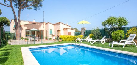EA 605 Villa for 6 persons with private pool near Esclanyà on the Costa Brava